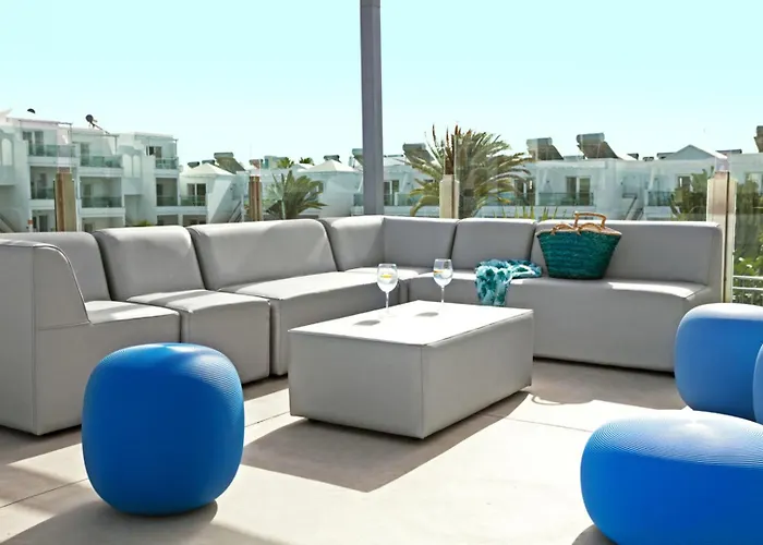 Отель Plaza Palmeras