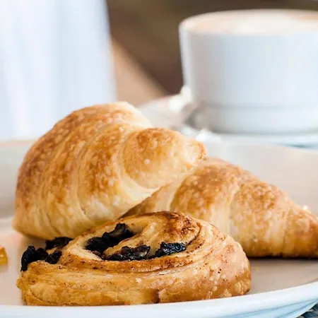 Plaza Palmeras מלון 4*